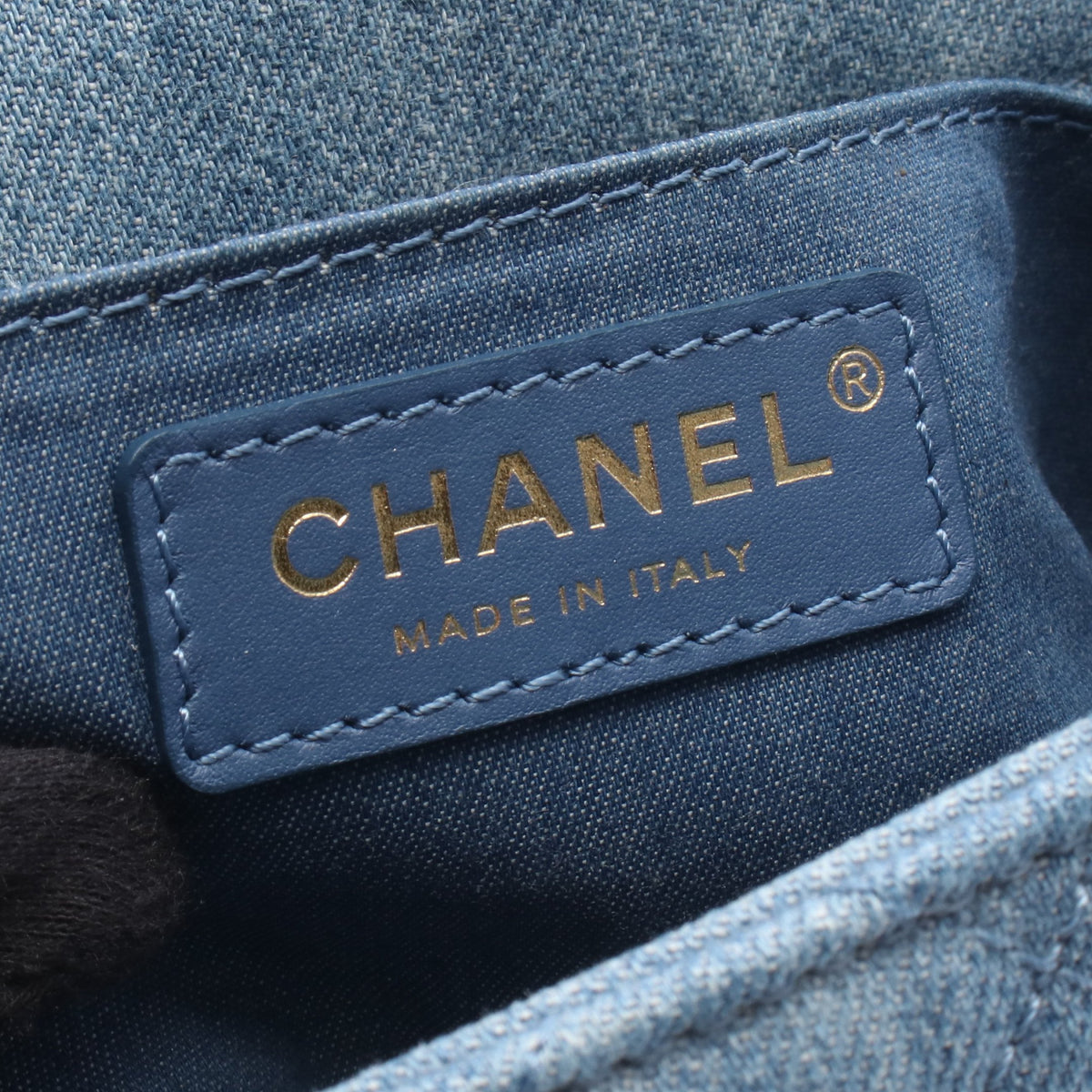 ミニマトラッセ チェーンショルダーバッグ デニム ブルー ゴールド金具 シャネル バッグ CHANEL