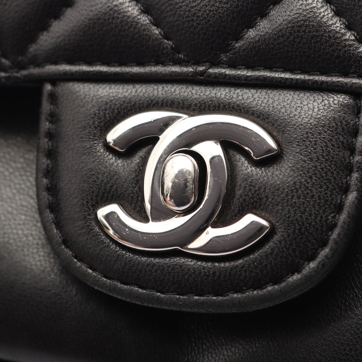マトラッセ Wチェーンショルダーバッグ ラムスキン ブラック シルバー金具 シャネル バッグ CHANEL
