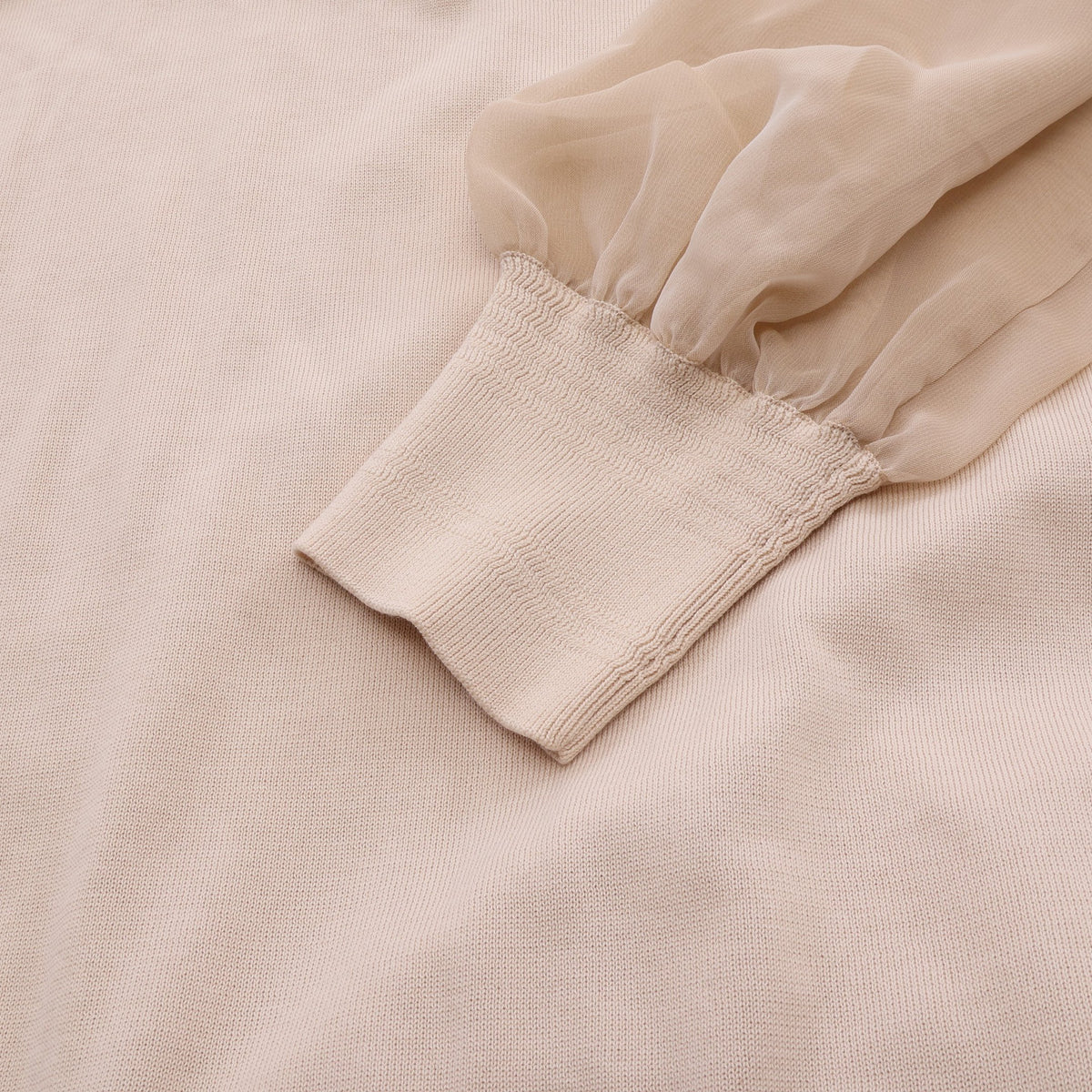 CREW NECK SWEATER DRESS WITH SHEER SLEEVES ニットワンピース コットン ライトベージュ ハイク ワンピース HYKE