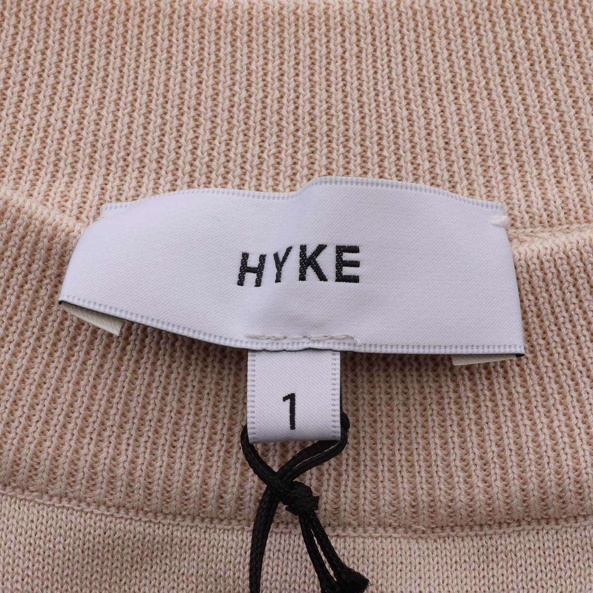 CREW NECK SWEATER DRESS WITH SHEER SLEEVES ニットワンピース コットン ライトベージュ ハイク ワンピース HYKE