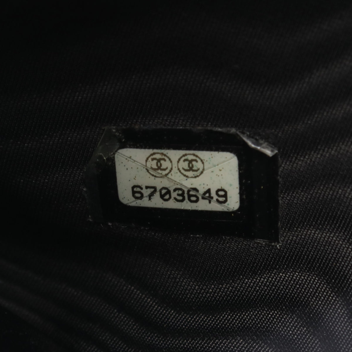 ココマーク ラウンドファスナー二つ折り財布 キャビアスキン ブラック ゴールド金具 シャネル