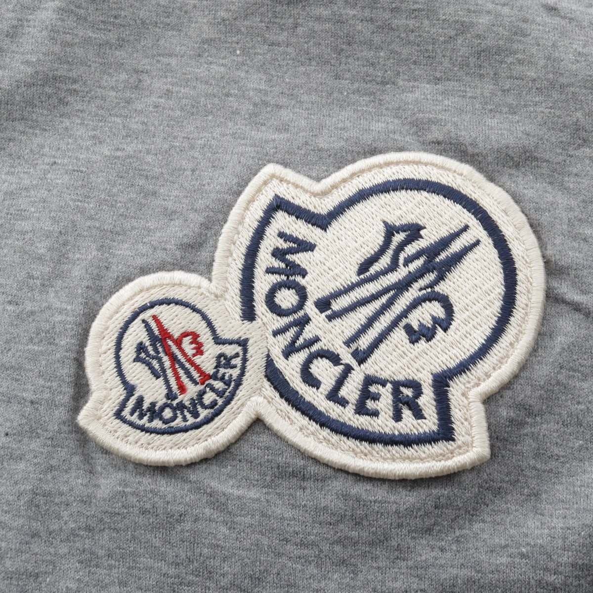 ロゴワッペン 半袖Tシャツ コットン グレー モンクレール トップス MONCLER