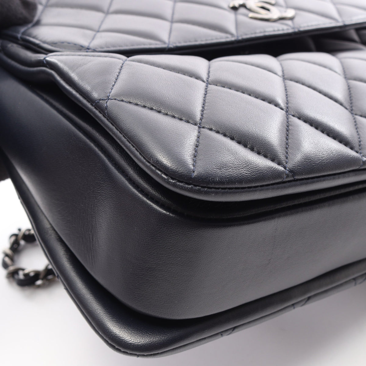 トレンディCC トップハンドル アンティークシルバー金具 2WAY チェーンショルダーバッグ ラムスキン ダークネイビー シャネル