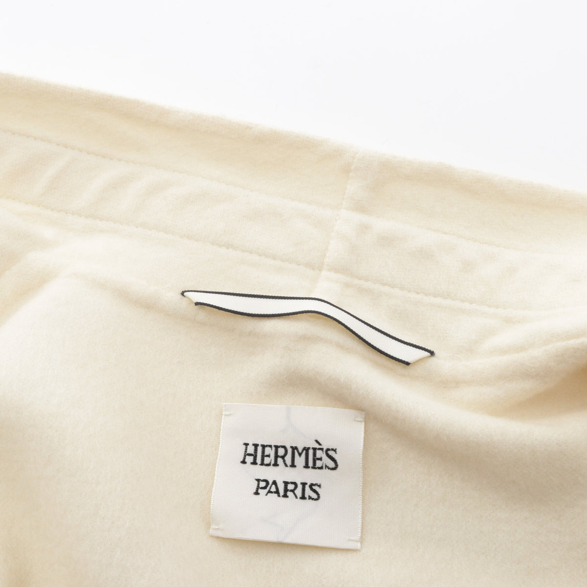 セリエボタン ロング ベスト カシミヤ オフホワイト エルメス トップス HERMES