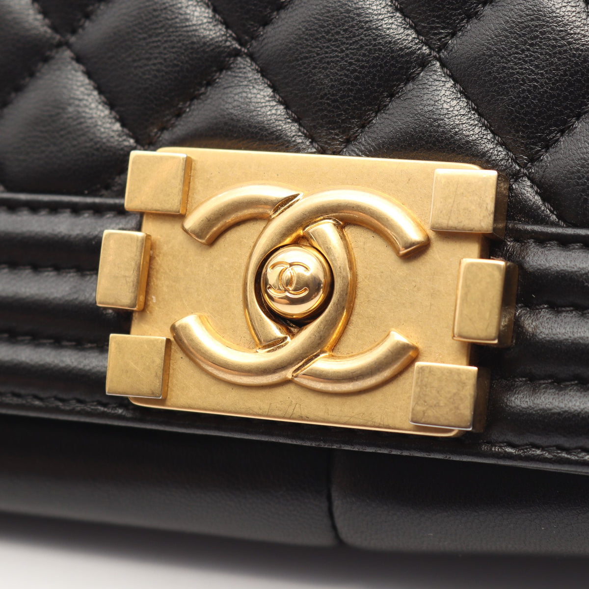 ボーイシャネル チェーンショルダーバッグ ラムスキン ブラック ゴールド金具 シャネル