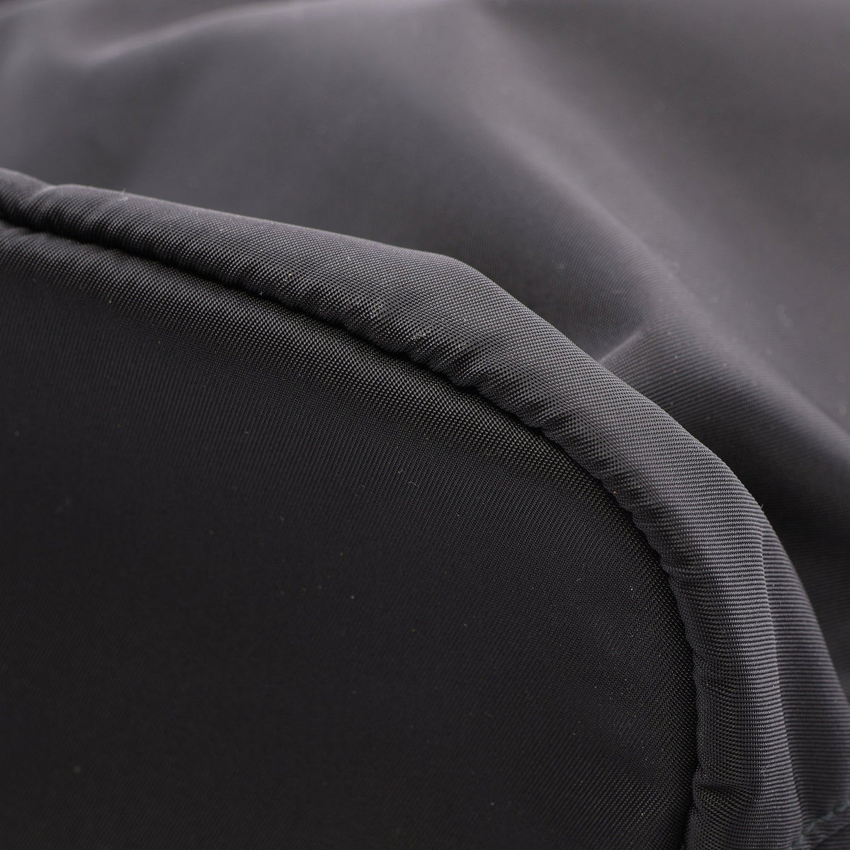 VELA Re-Nylon ポーチ ナイロン サフィアーノレザー ブラック プラダ