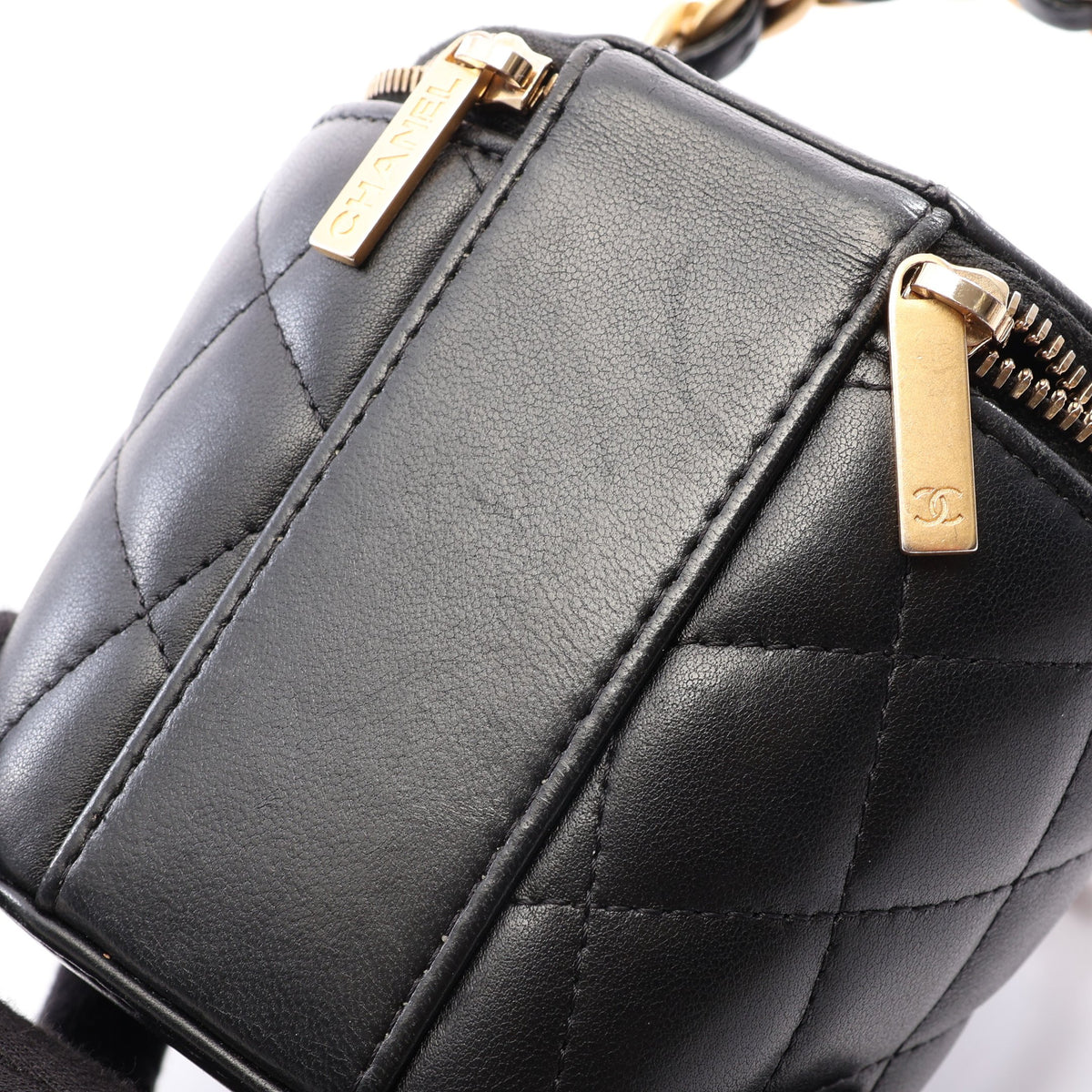 マトラッセ バニティバッグ 2WAY チェーンショルダーバッグ レザー ブラック ゴールド金具 シャネル