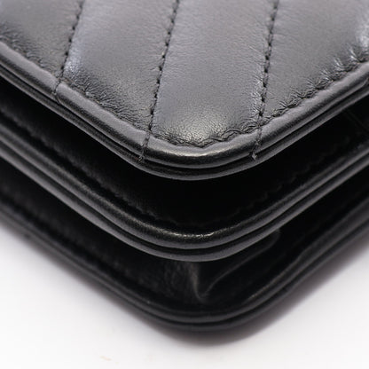 シェブロン Vステッチ チェーンウォレット レザー ブラック シルバー金具 シャネル