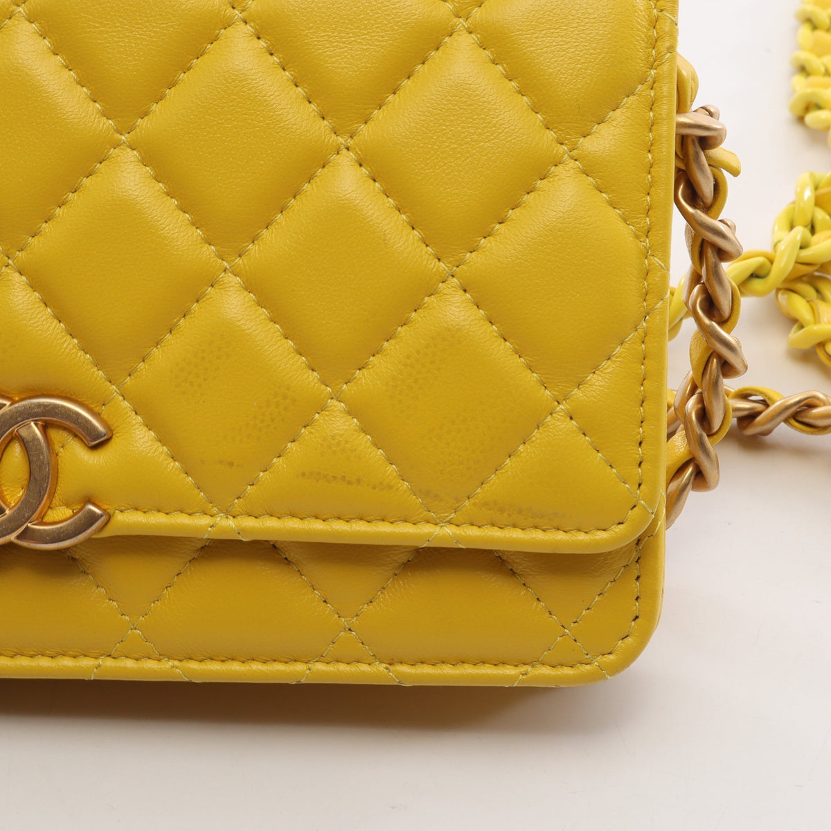マトラッセ コンビ金具 チェーンウォレット ラムスキン イエロー シャネル バッグ CHANEL