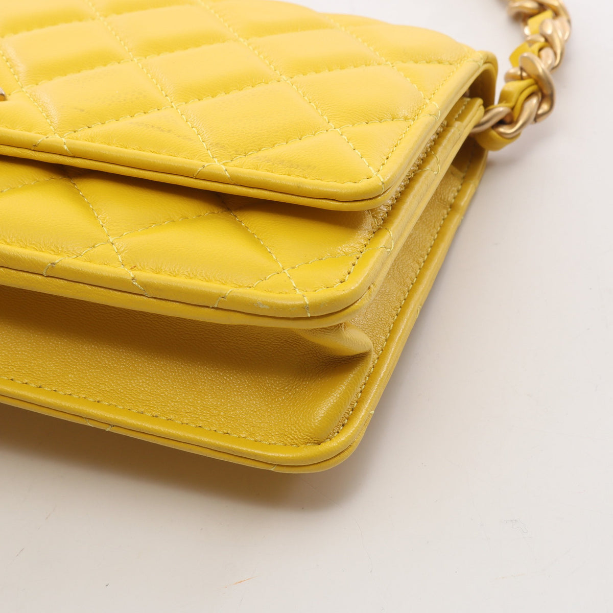 マトラッセ コンビ金具 チェーンウォレット ラムスキン イエロー シャネル バッグ CHANEL