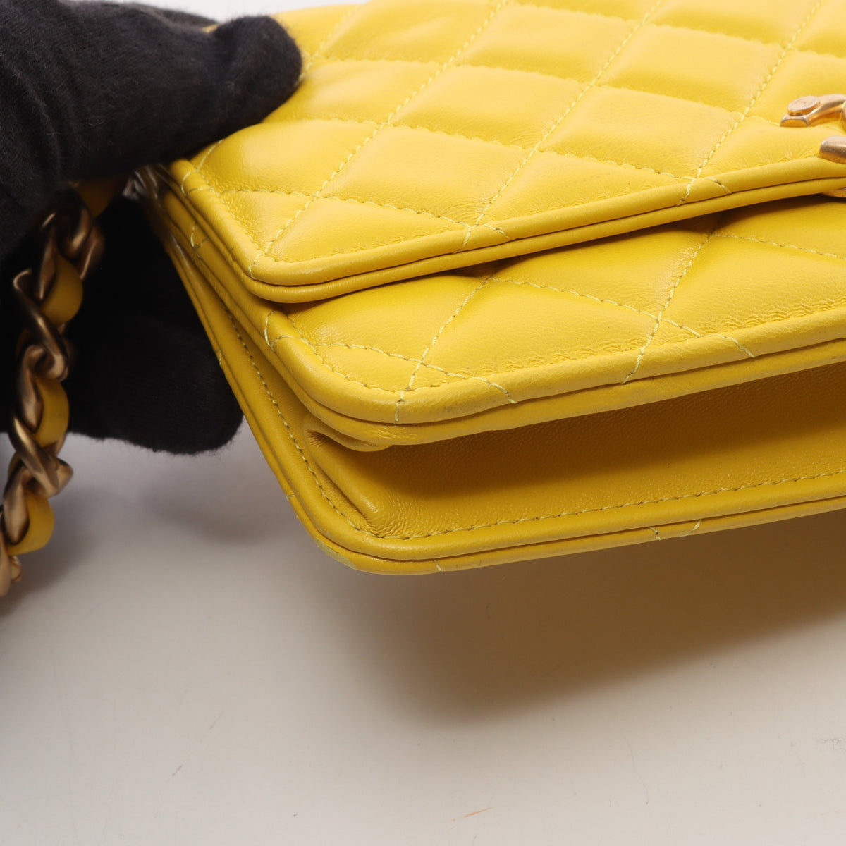 マトラッセ コンビ金具 チェーンウォレット ラムスキン イエロー シャネル バッグ CHANEL