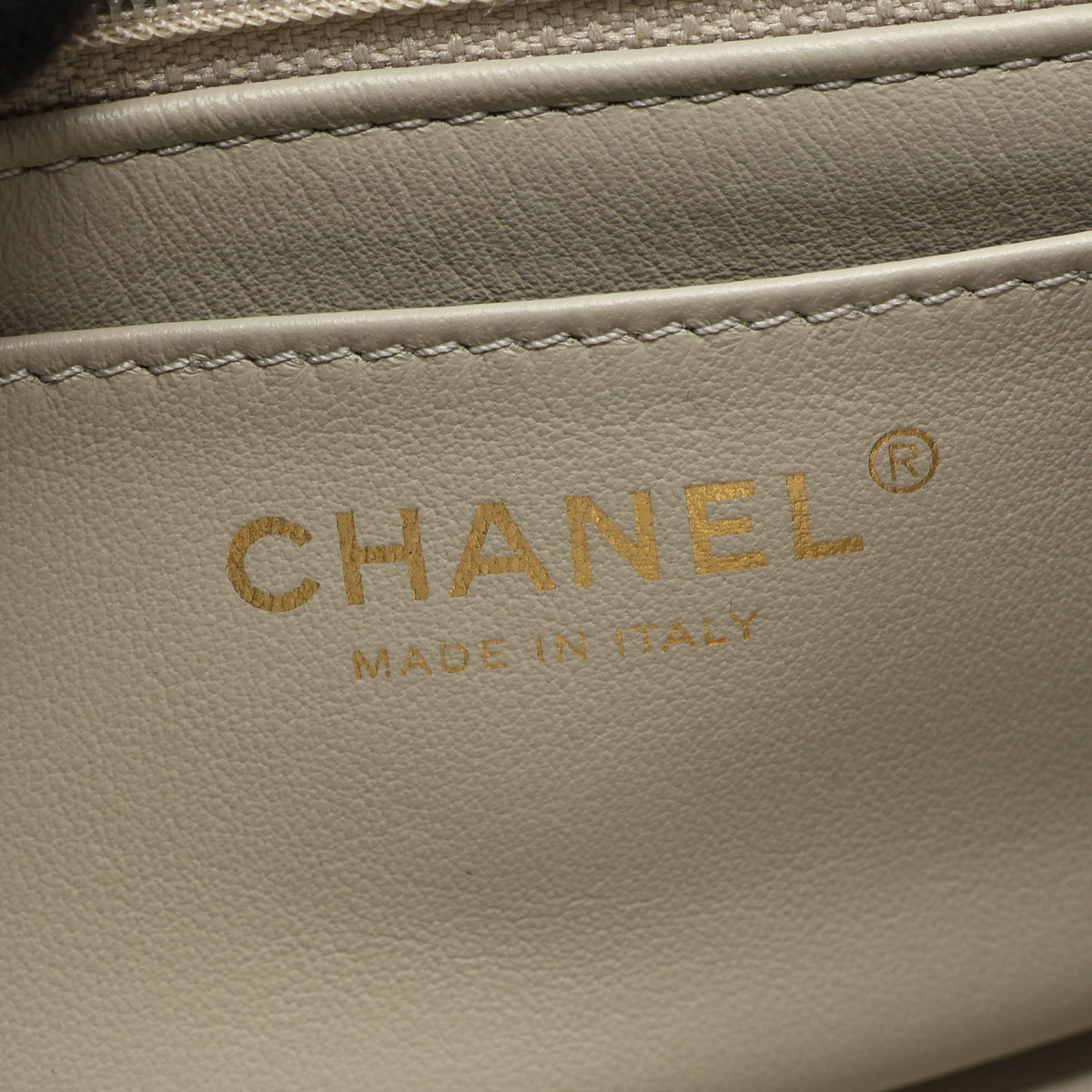 マトラッセ チェーンショルダーバッグ ラムスキン グレー ゴールド金具 シャネル