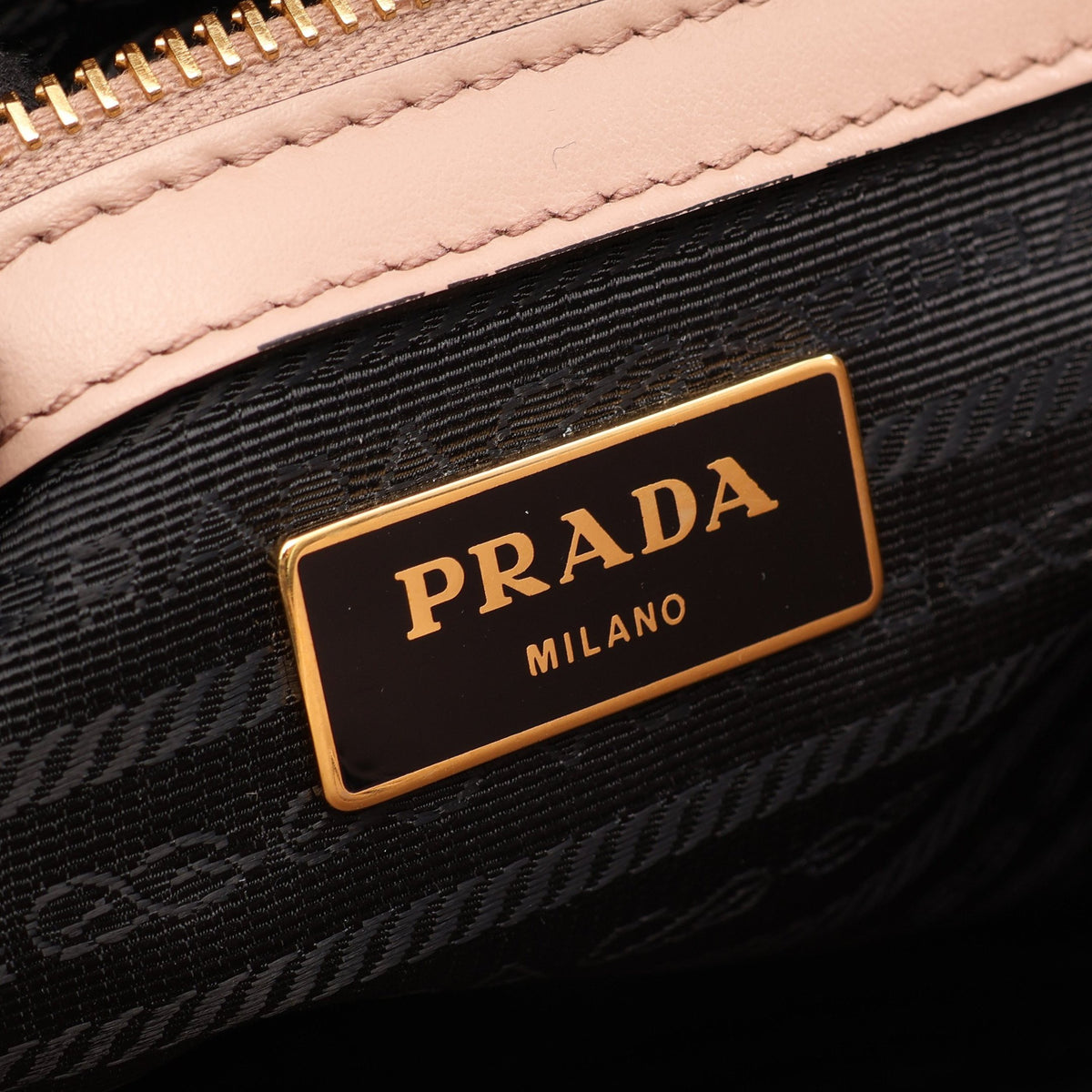 ロゴ ハンドバッグ サフィアーノレザー レザー ピンクベージュ プラダ バッグ PRADA