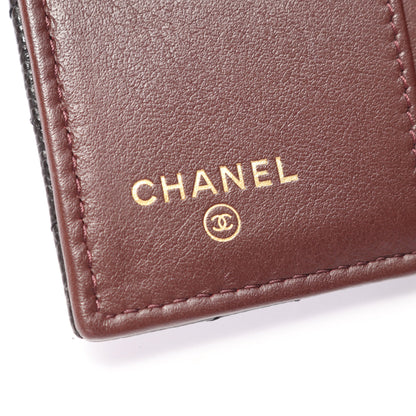 クラシック スモール フラップ ウォレット マトラッセ 三つ折り財布 キャビアスキン ブラック ゴールド金具 シャネル