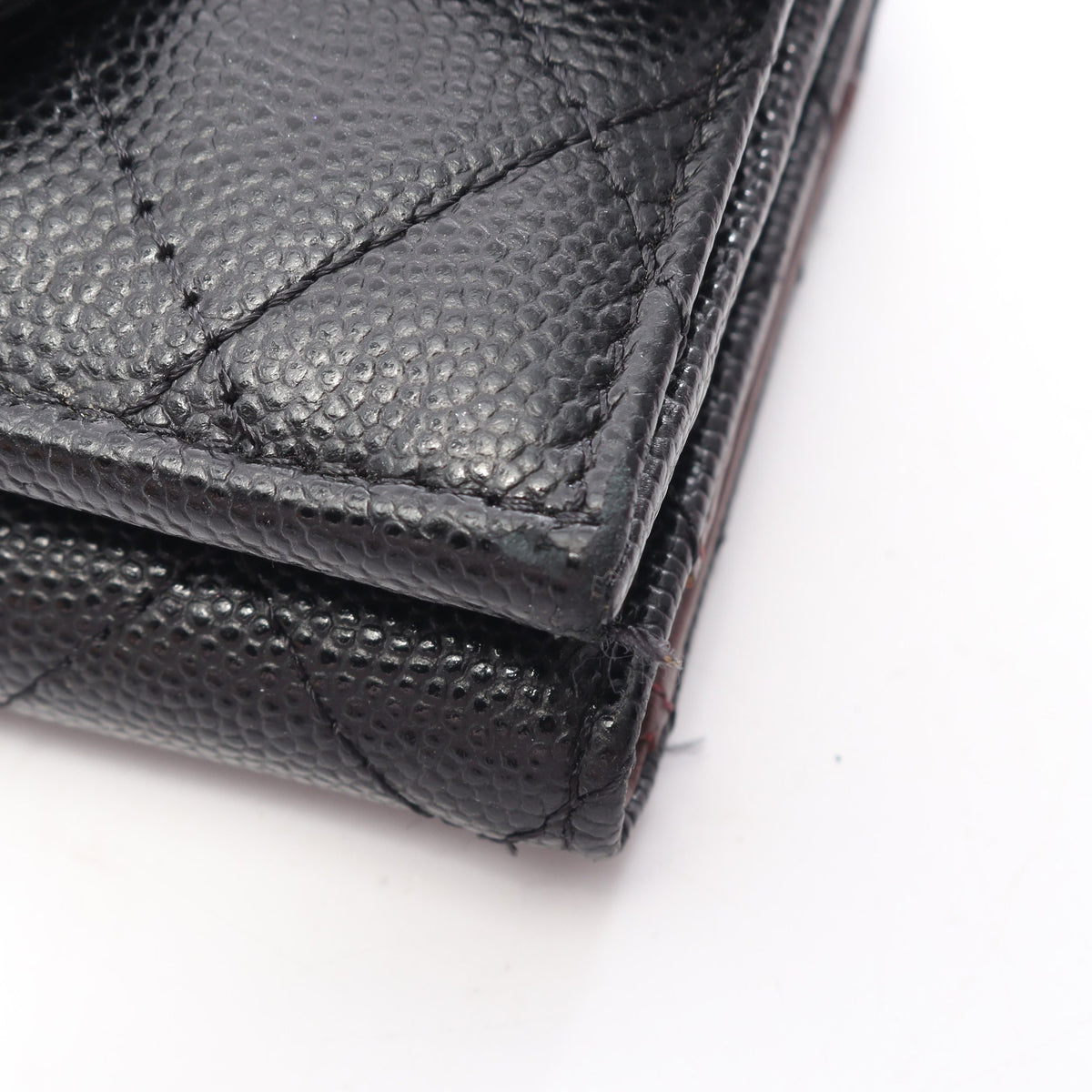 クラシック スモール フラップ ウォレット マトラッセ 三つ折り財布 キャビアスキン ブラック ゴールド金具 シャネル