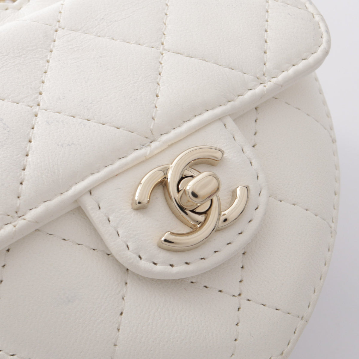 マトラッセ ハート チェーンベルトバッグ ウエストバッグ ラムスキン ホワイト ゴールド金具 シャネル バッグ CHANEL