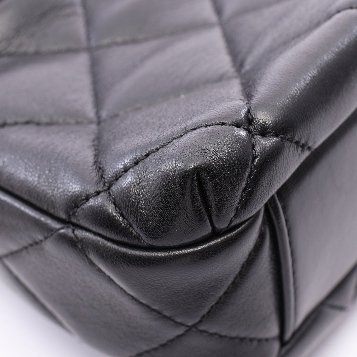 マトラッセ ミニフラップバッグ チェーンショルダーバッグ ラムスキン ブラック ゴールド金具 シャネル バッグ CHANEL