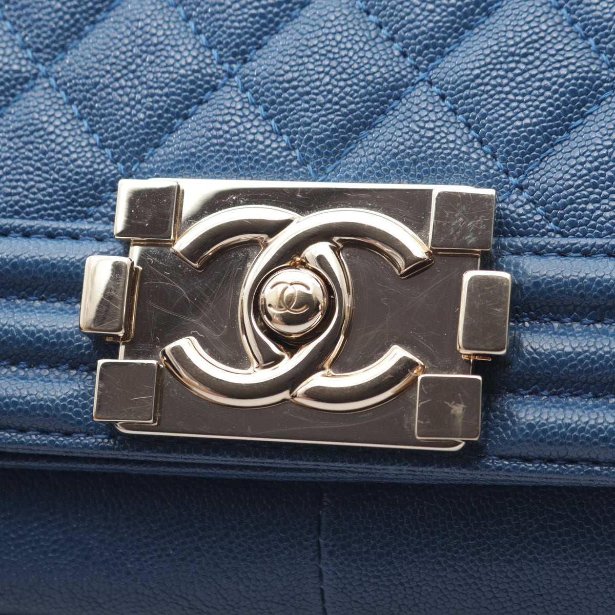ボーイシャネル チェーンショルダーバッグ キャビアスキン ブルー ゴールド金具 シャネル バッグ CHANEL