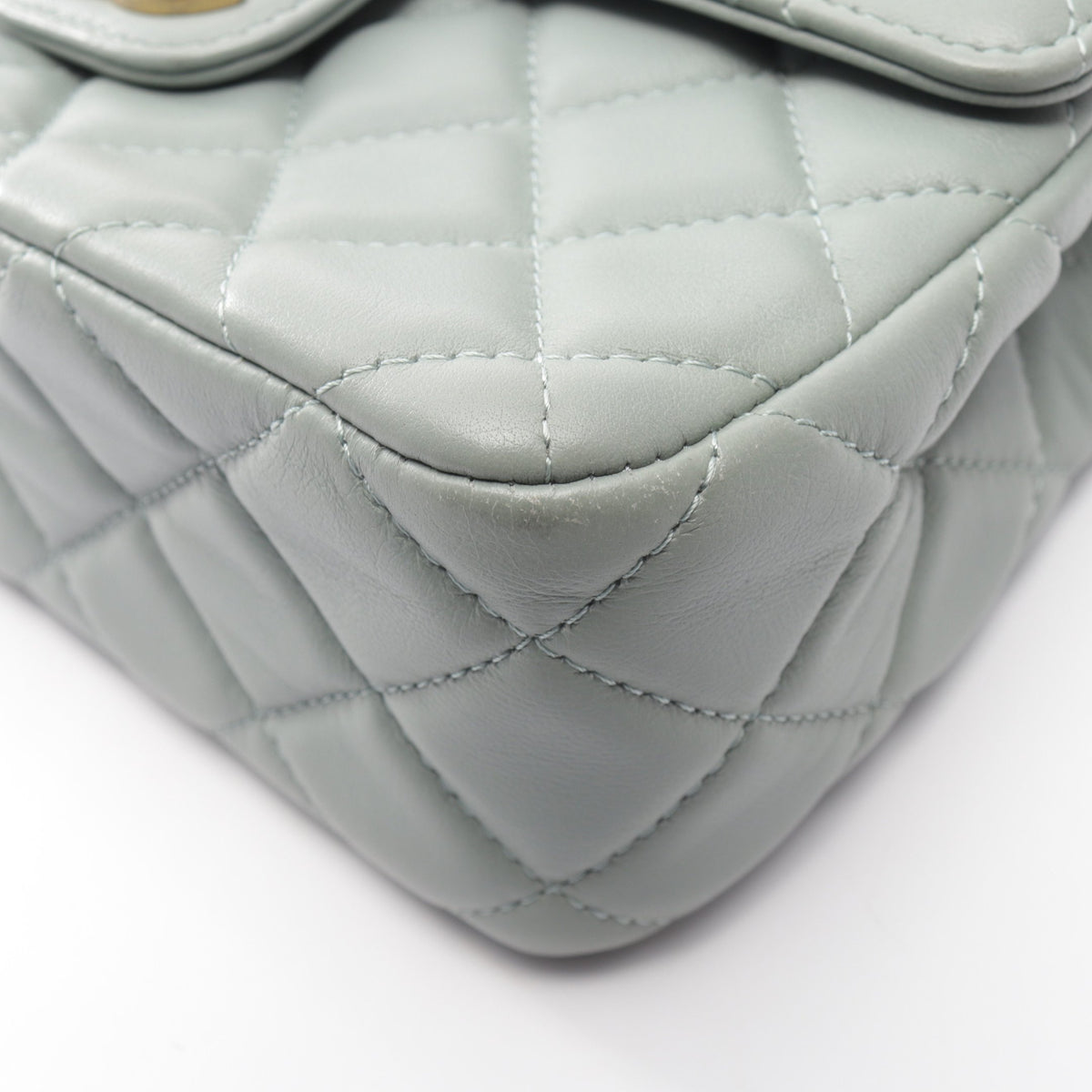 ミニマトラッセ チェーンショルダーバッグ ラムスキン ブルーグレー ゴールド金具 シャネル バッグ CHANEL