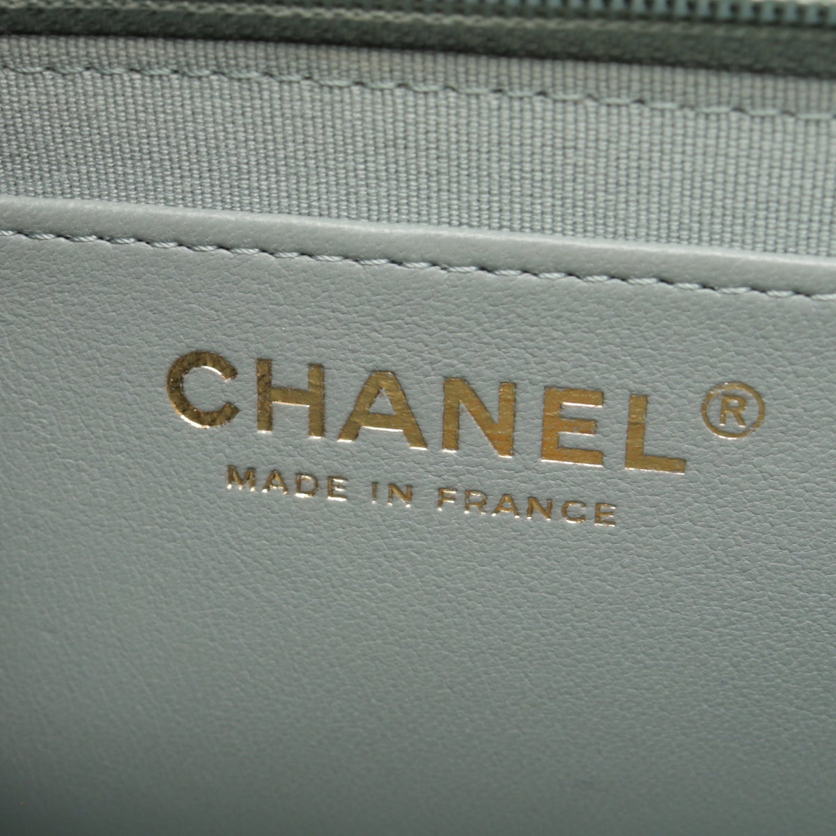 ミニマトラッセ チェーンショルダーバッグ ラムスキン ブルーグレー ゴールド金具 シャネル バッグ CHANEL
