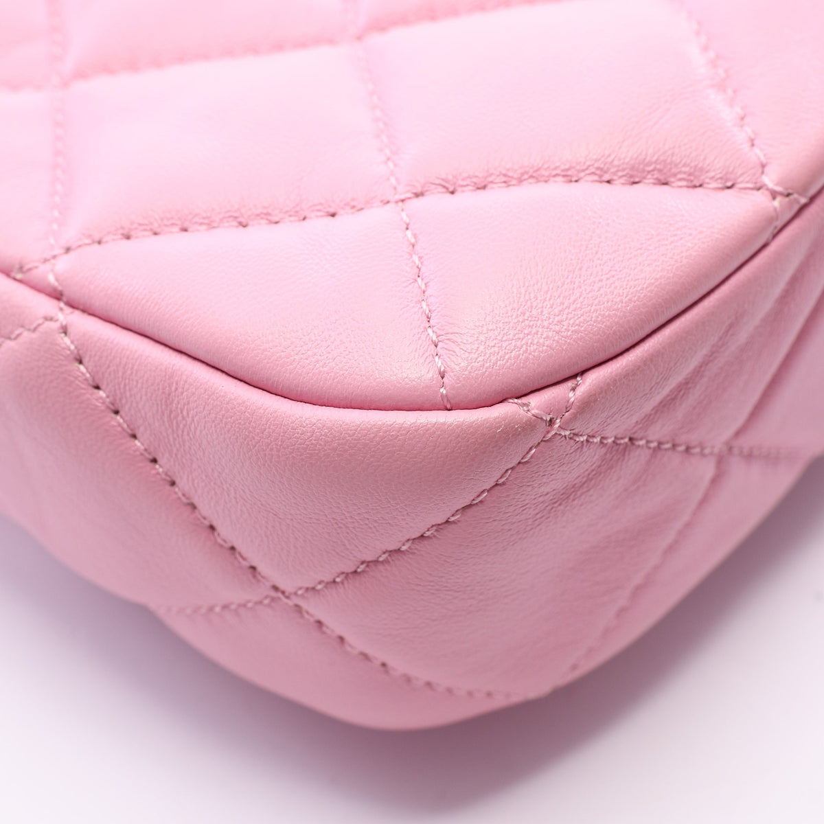 マトラッセ コンビ金具 チェーンショルダーバッグ ラムスキン ピンク シャネル バッグ CHANEL