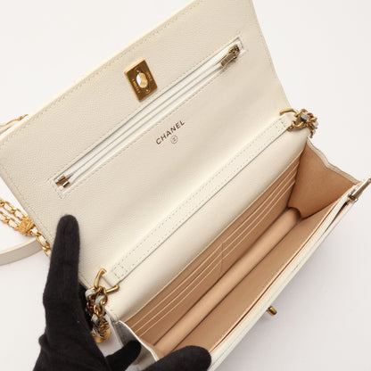 マトラッセ チェーンウォレット キャビアスキン ホワイト ゴールド金具 シャネル バッグ CHANEL