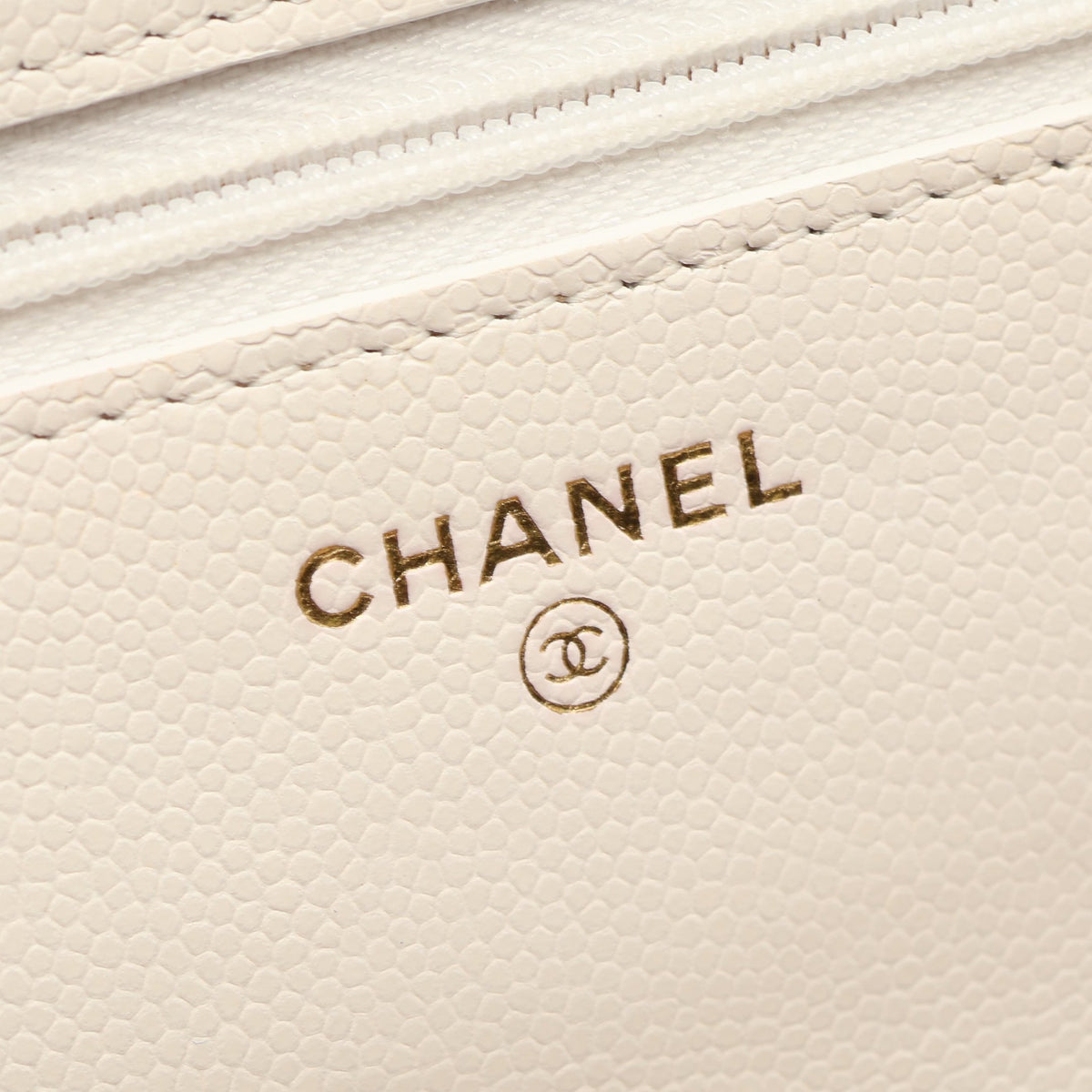 マトラッセ チェーンウォレット キャビアスキン ホワイト ゴールド金具 シャネル バッグ CHANEL