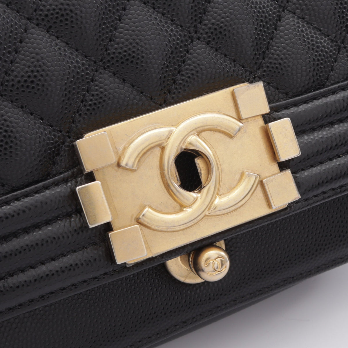ボーイシャネル スモール チェーンショルダーバッグ キャビアスキン ブラック ゴールド金具 シャネル バッグ CHANEL