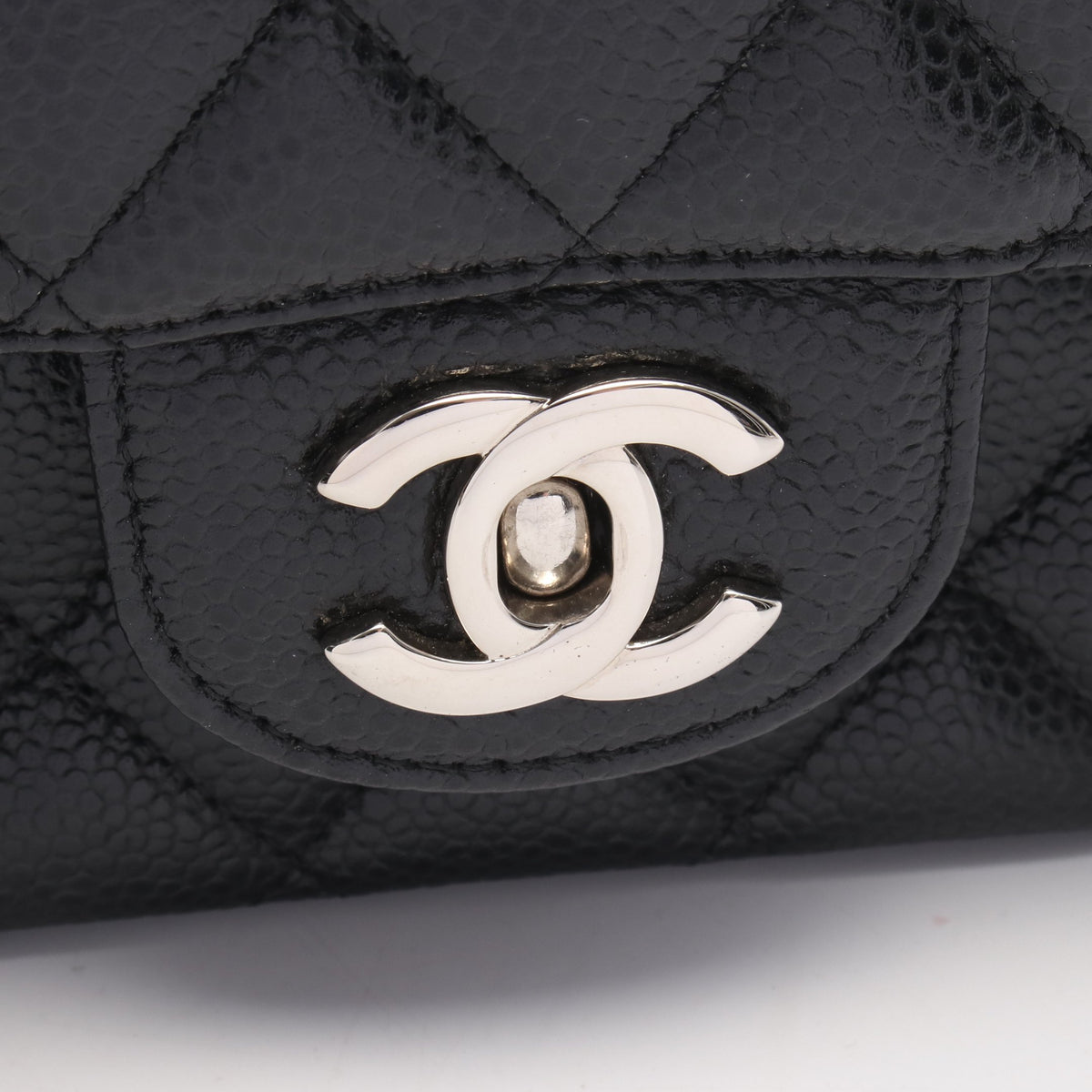 マトラッセ Wフラップ Wチェーンショルダーバッグ キャビアスキン ブラック シルバー金具 シャネル バッグ CHANEL