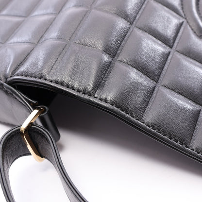 チョコバー ショルダーバッグ ラムスキン ブラック ゴールド金具 シャネル バッグ CHANEL