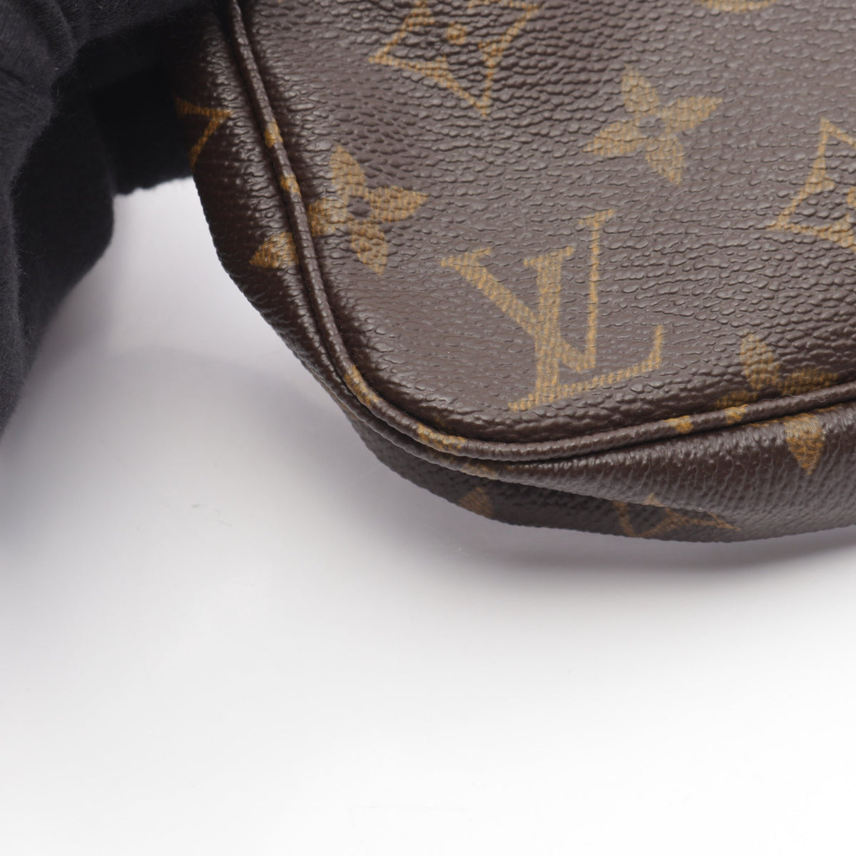 ポシェットアクセソワール モノグラム ハンドバッグ PVC レザー ブラウン ルイヴィトン バッグ LOUIS VUITTON