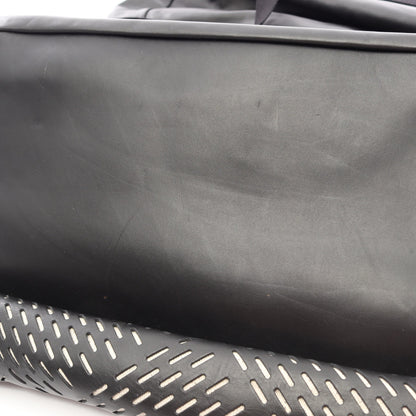 PERFORATED パーフォレイテッド メッセンジャーバッグ ショルダーバッグ レザー ブラック ボッテガヴェネタ バッグ BOTTEGA VENETA