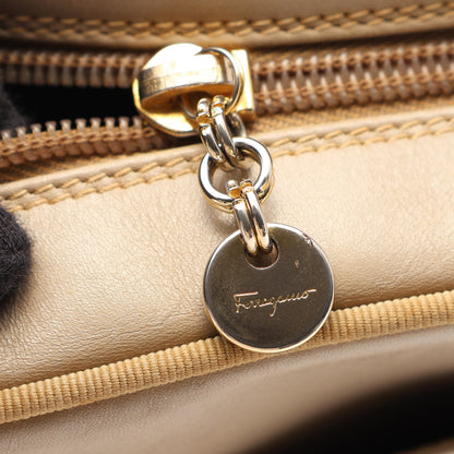 ヴァラ ショルダーバッグ レザー グレーベージュ サルヴァトーレフェラガモ バッグ Salvatore Ferragamo