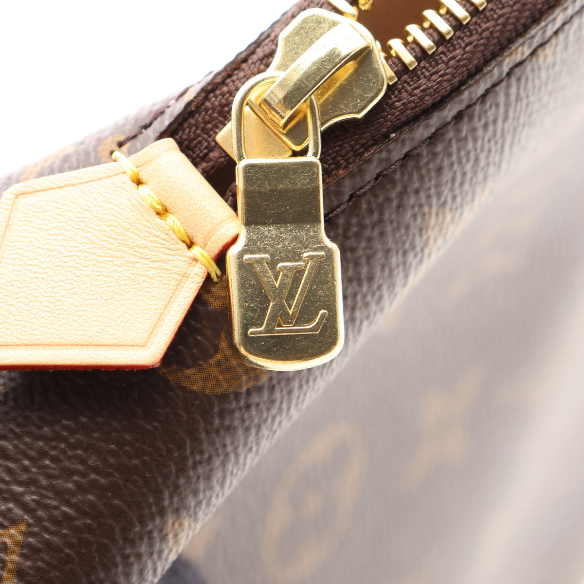 ポシェット コスメティックMM モノグラム コスメポーチ PVC レザー ブラウン ルイヴィトン 財布・小物 LOUIS VUITTON