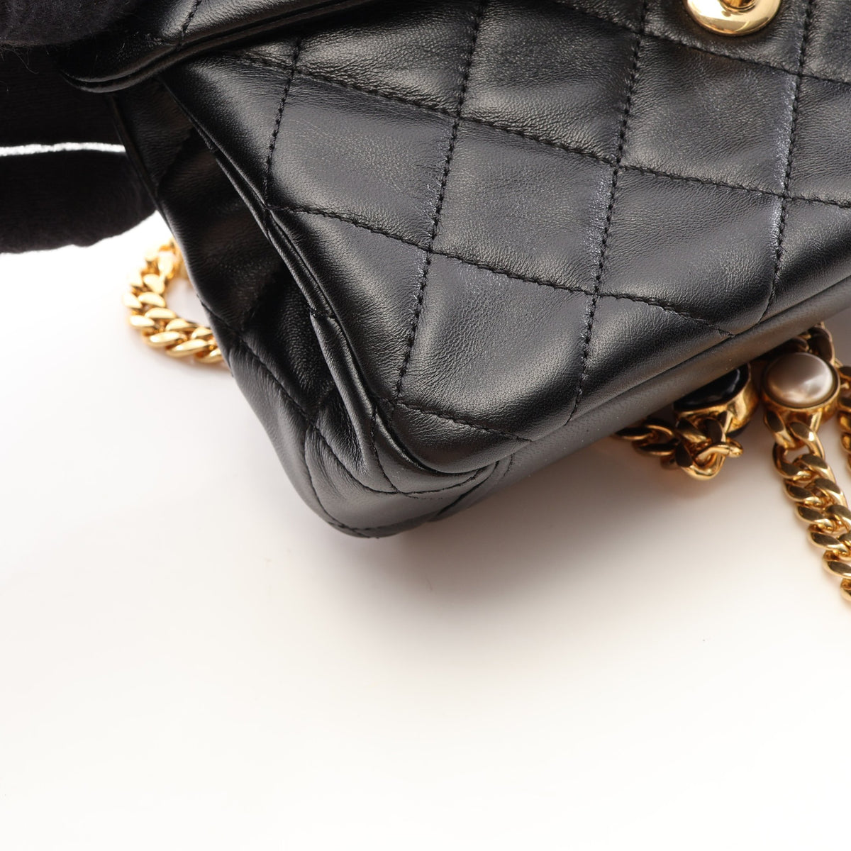マトラッセ チェーンショルダーバッグ ラムスキン ブラック ゴールド金具 シャネル バッグ CHANEL