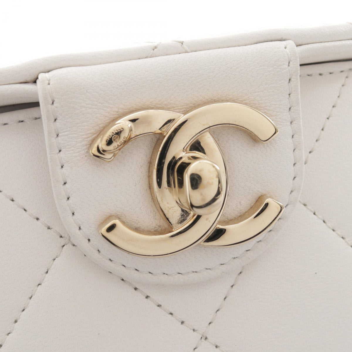 シャネル マトラッセ ショルダーバッグ ホワイト系 バッグ CHANEL