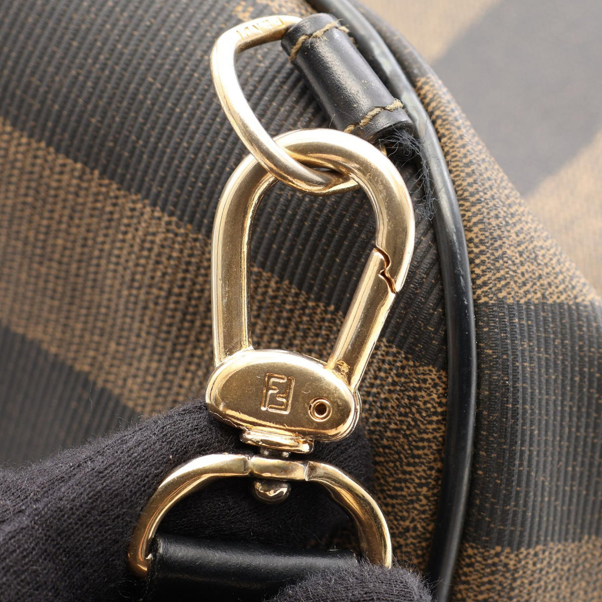 フェンディ ペカン ウエストバッグ ボディバッグ グレー系 ブラック系 バッグ FENDI