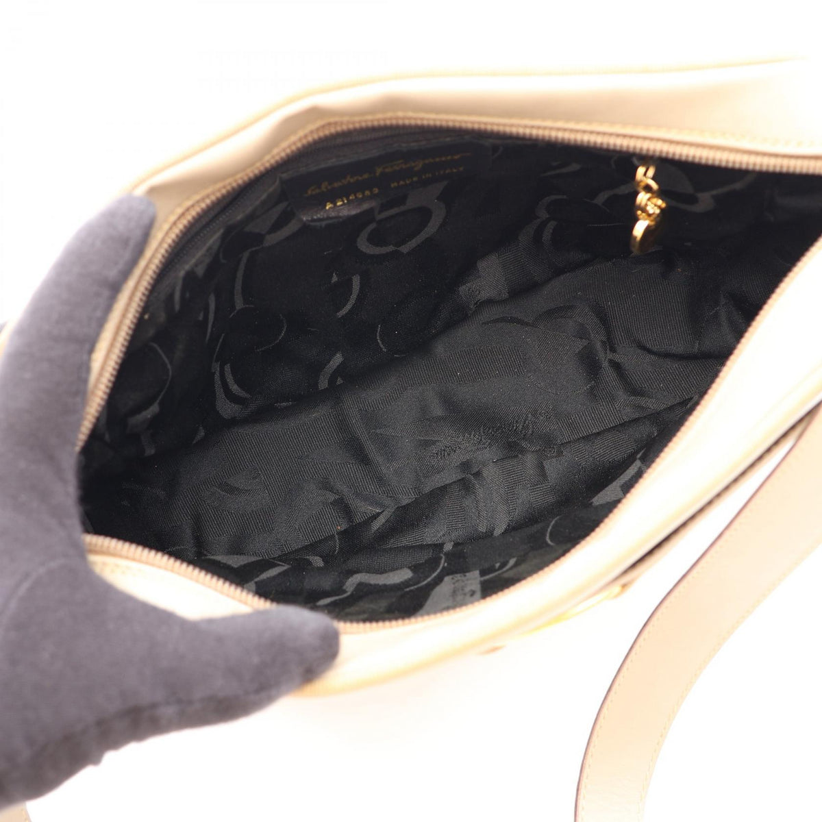 サルヴァトーレフェラガモ ヴァラ ショルダーバッグ ベージュ系 バッグ SALVATORE FERRAGAMO