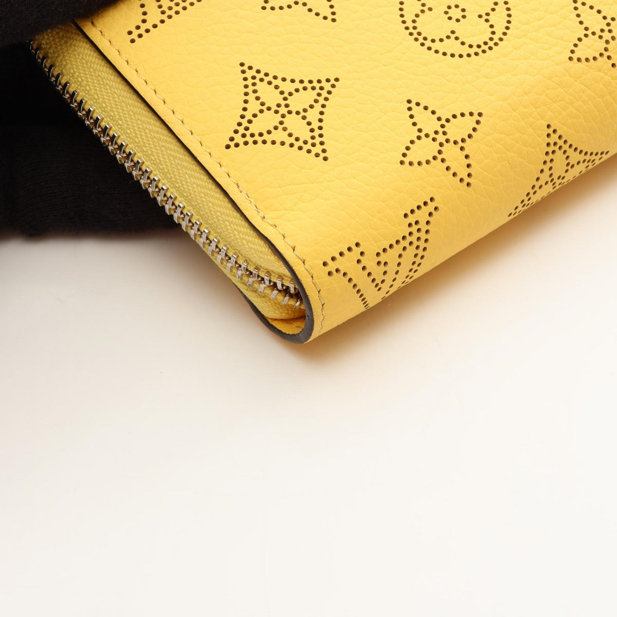 ルイ・ヴィトン ジッピー ウォレット ラウンド長財布 イエロー系 ジョーヌ 財布・小物 LOUIS VUITTON