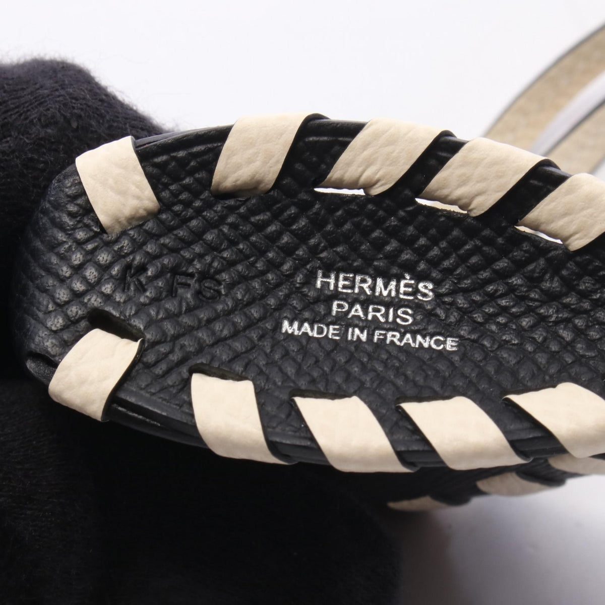 エルメス シュヴァル トレッセ クレ チャーム ブラック系 アイボリー系 ヴォーエプソン 財布・小物 HERMES