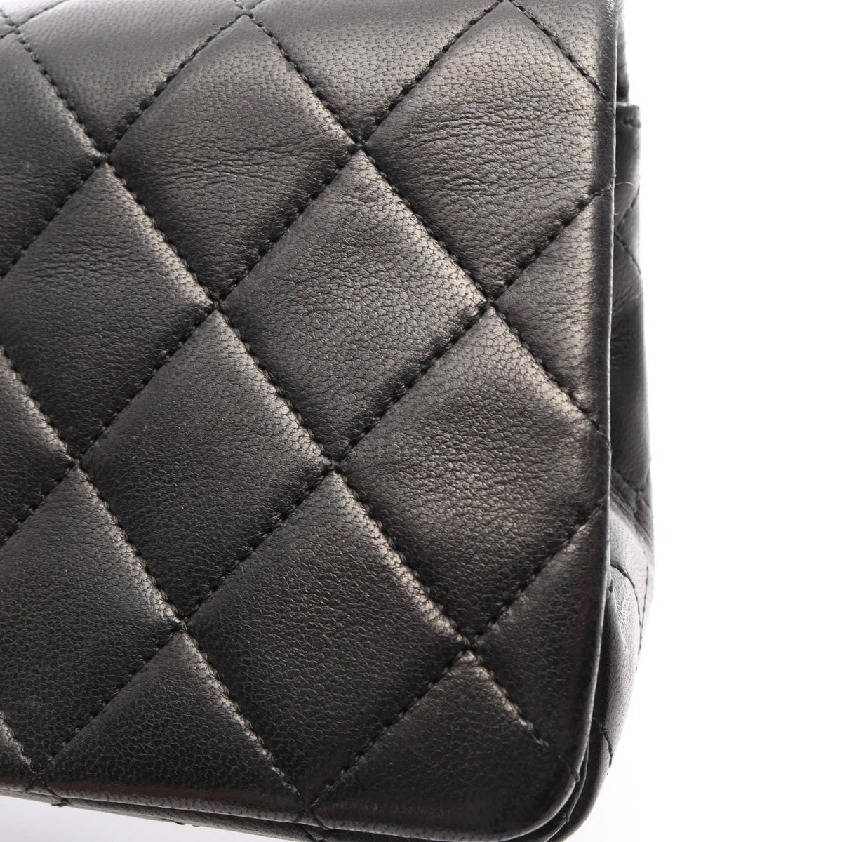 シャネル ミニマトラッセ フルフラップ ショルダーバッグ ブラック系 バッグ CHANEL