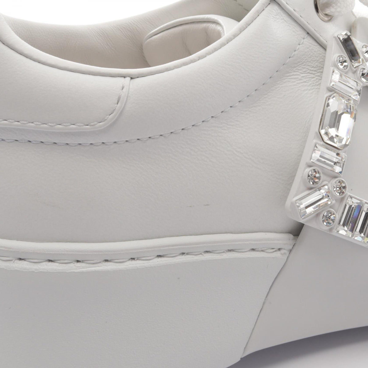 ロジェ ヴィヴィエ ヴィヴ スケート ストラスバックル スニーカー ホワイト系 シューズ ROGER VIVIER