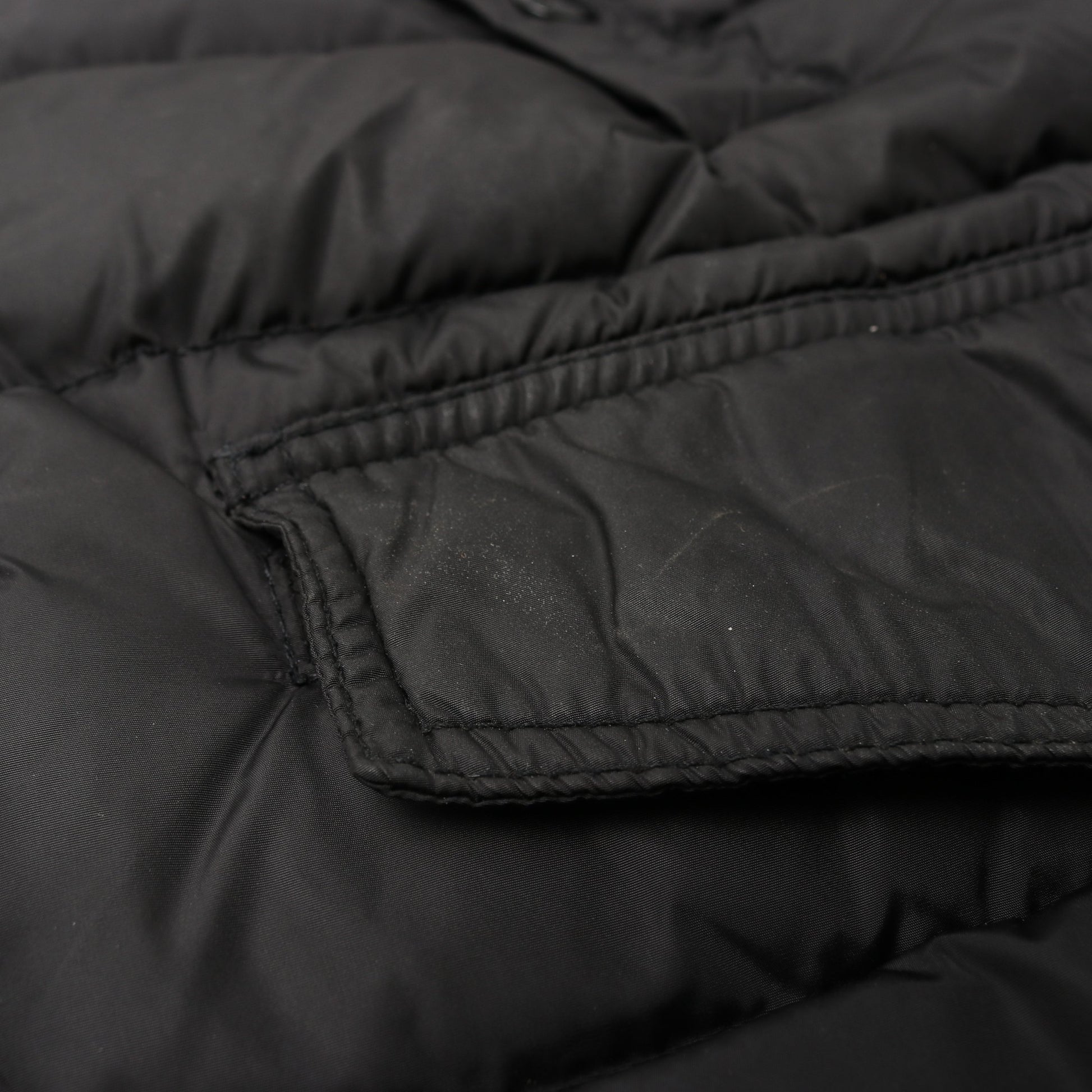 CHARENTE ダウンジャケット ナイロン ブラック フード付き モンクレール アウター MONCLER