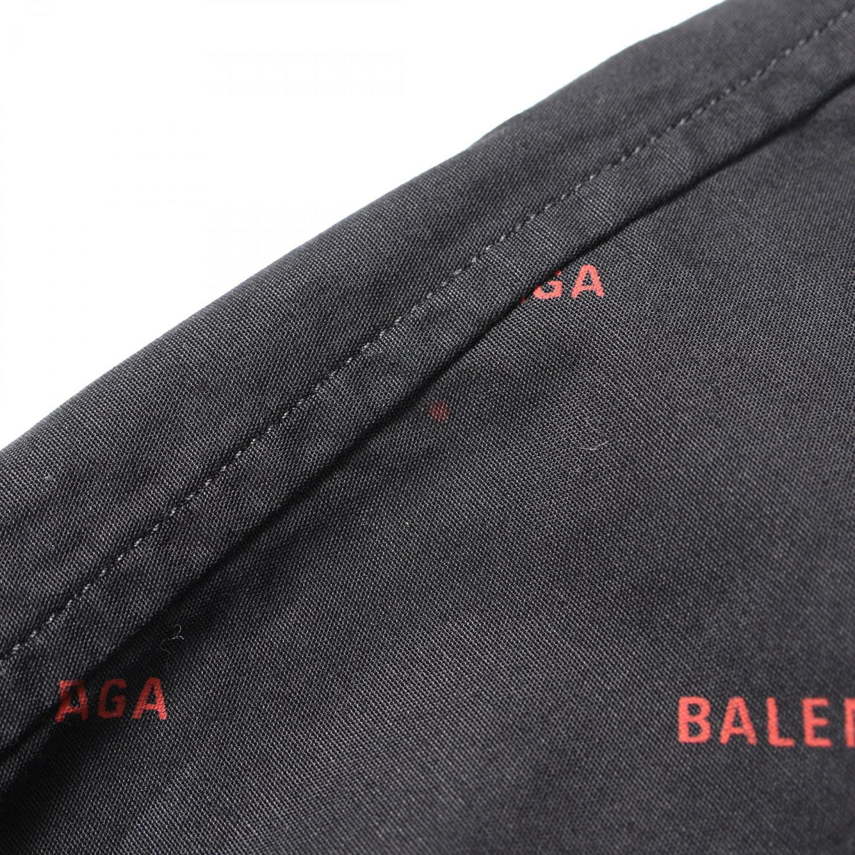 バレンシアガ ロゴ総柄 半袖 その他トップス ブラック系 レッド系 トップス BALENCIAGA