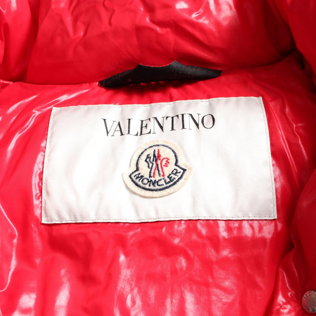 ヴァレンチノ VALENTINO × MONCLER ダウンジャケット ブラック系 レッド系 アウター VALENTINO