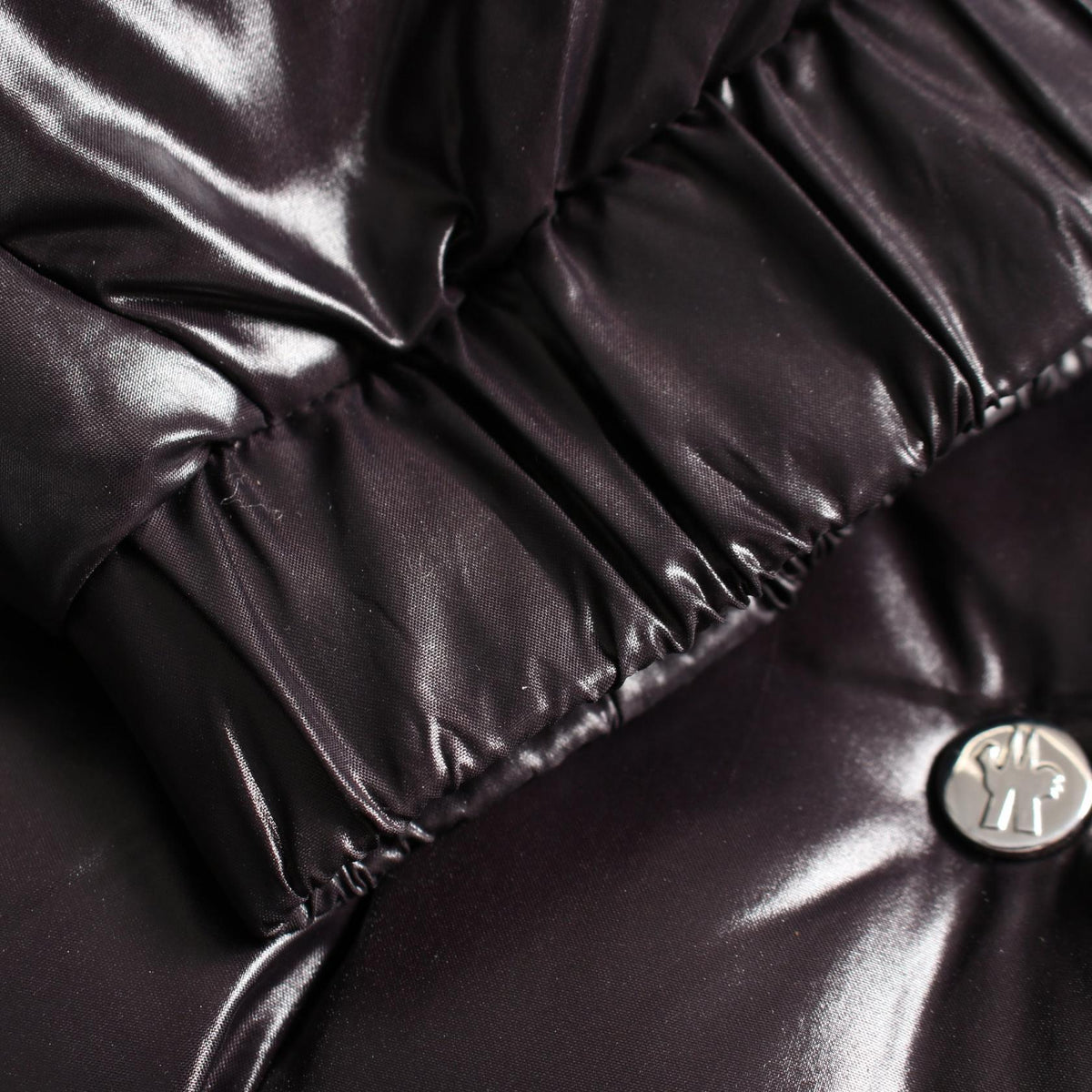 ヴァレンチノ VALENTINO × MONCLER ダウンジャケット ブラック系 レッド系 アウター VALENTINO
