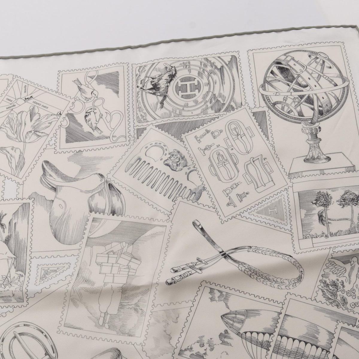 エルメス カレ90 Le Philatéliste du Faubourg スカーフ ホワイト系 グレー系 シルク 財布・小物 HERMES