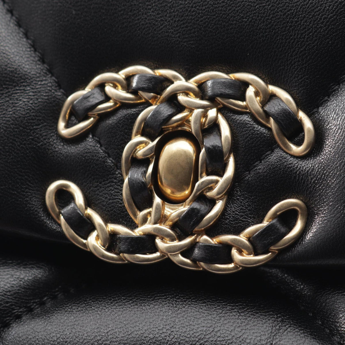 シャネル 19 ディズヌフ マトラッセ コンビ金具 2WAY ショルダーバッグ ブラック系 バッグ CHANEL