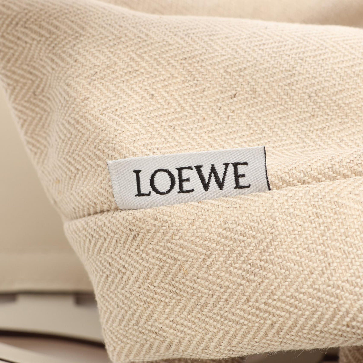 ロエベ アナグラム カットアウト トートバッグ ホワイト系 バッグ LOEWE