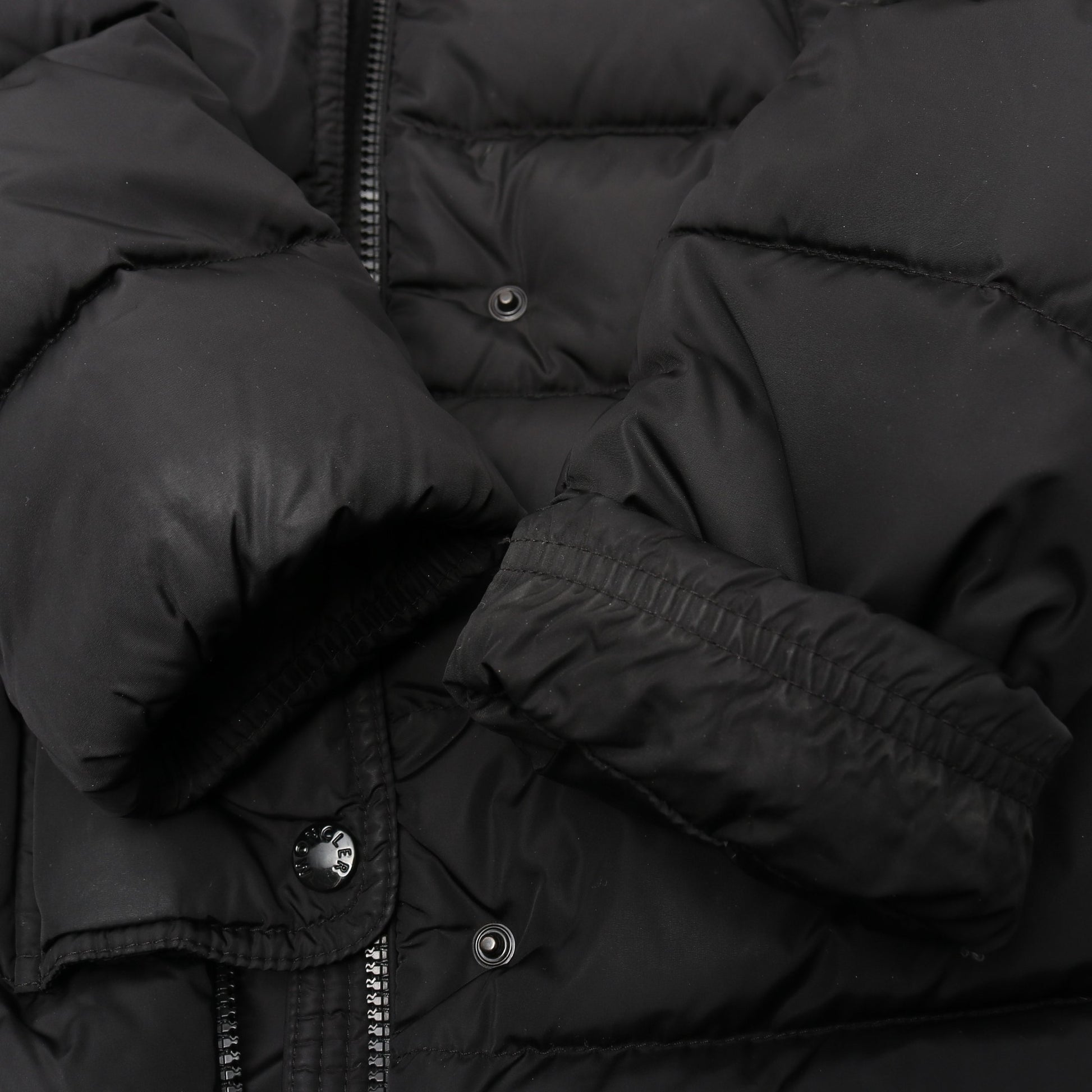 CLIO ダウンジャケット ナイロン ブラック フード付き モンクレール アウター MONCLER